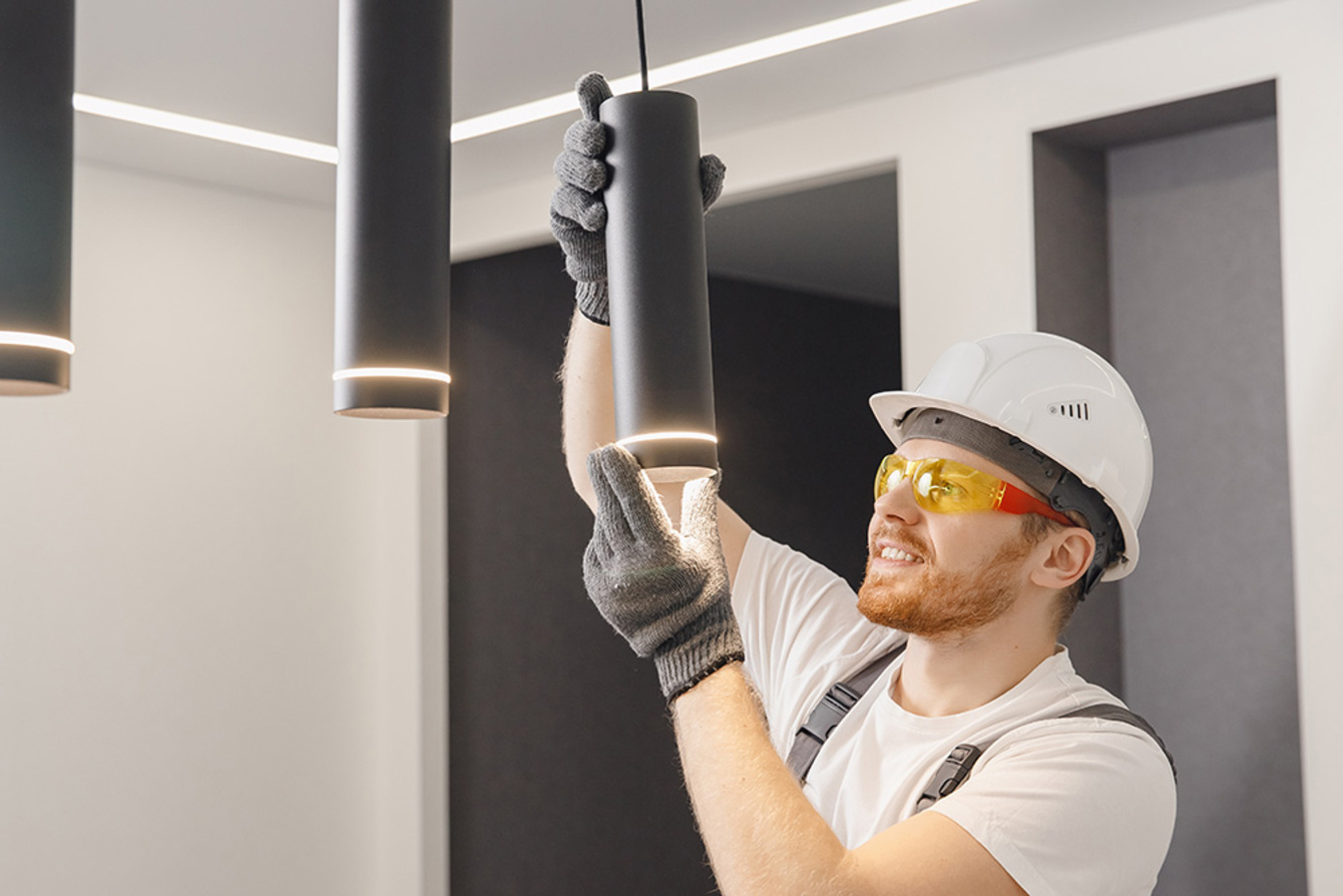 Innen&shy;beleuchtung bei Peiker + Heil Elektrotechnik GmbH in Schlitz