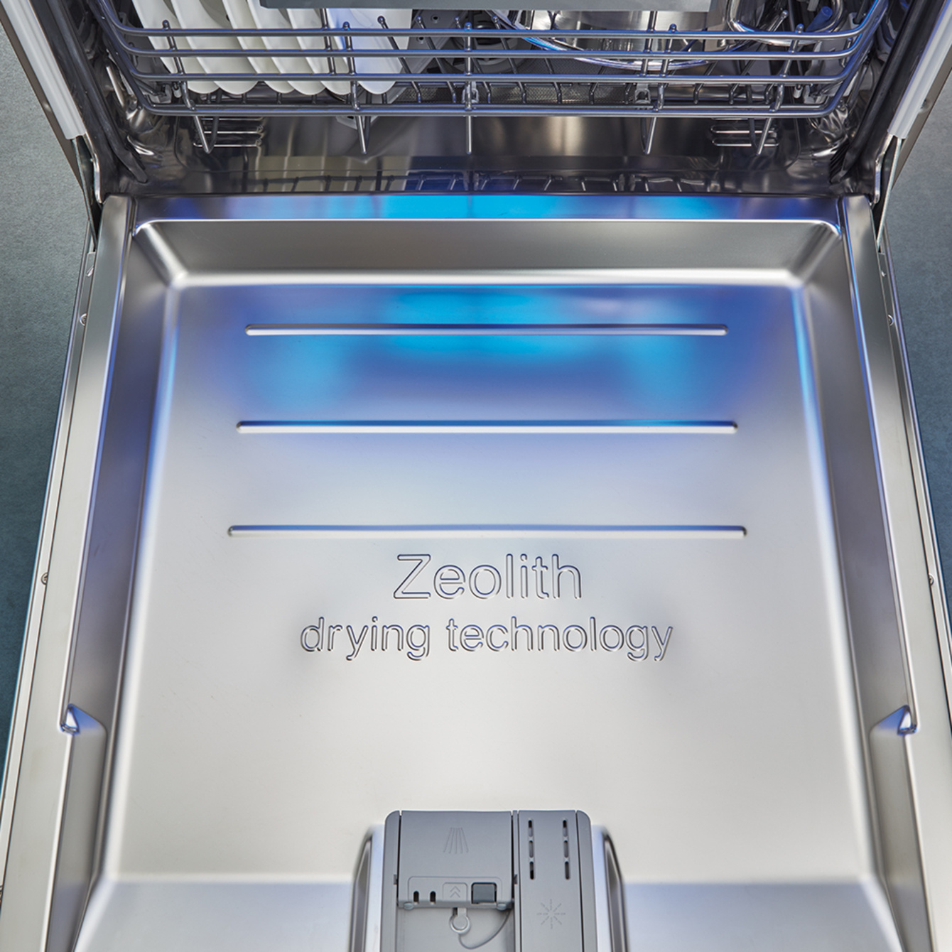 Zeolith Trocknen – Für glänzende Spülergebnisse bei Peiker + Heil Elektrotechnik GmbH in Schlitz