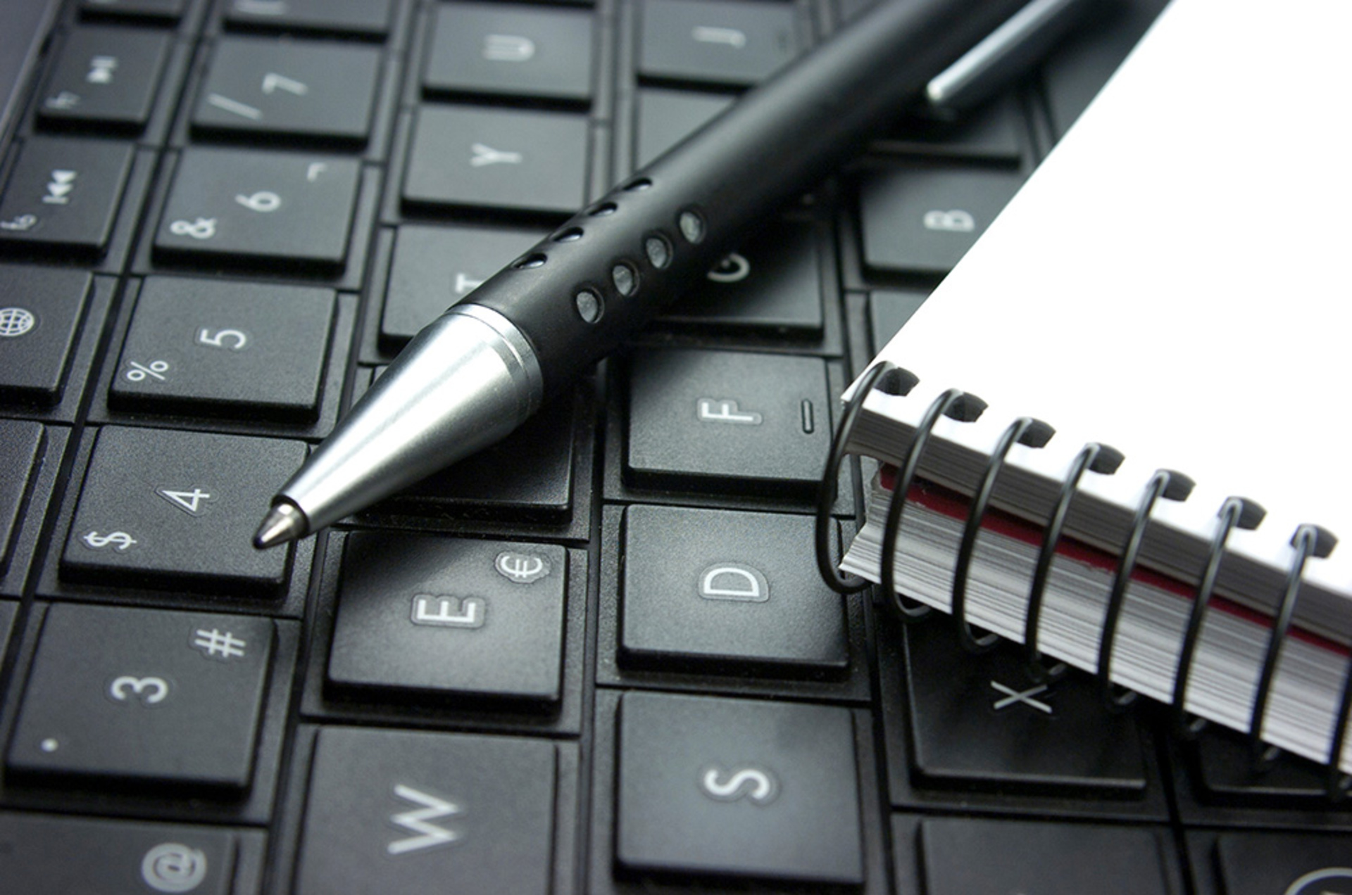 Kontaktformular bei Peiker + Heil Elektrotechnik GmbH in Schlitz